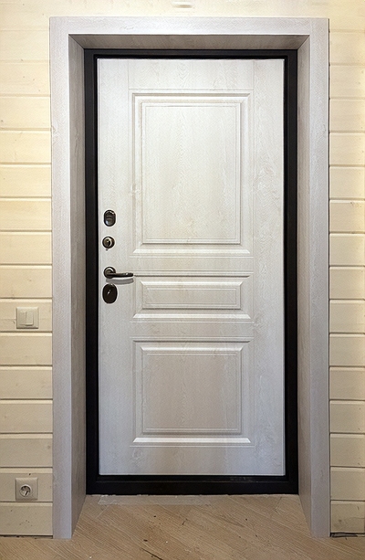 Дверь с отделкой МДФ