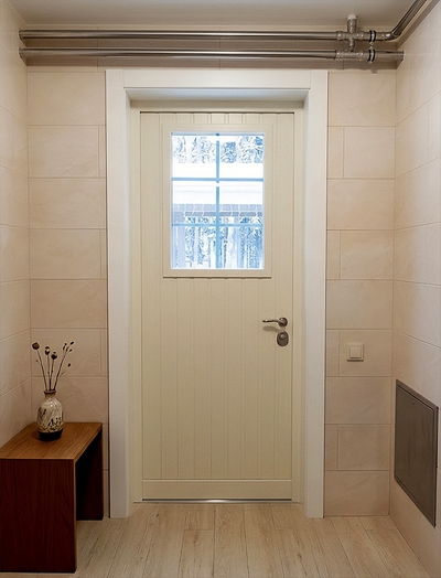 Дверь в котельную в доме