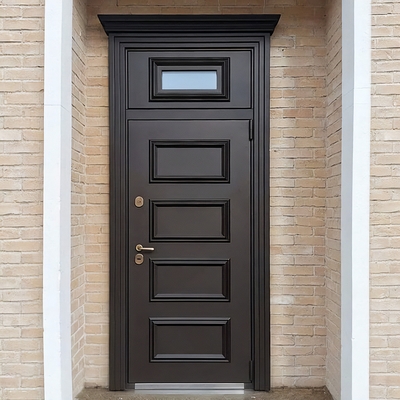 Дверь с металлобагетом