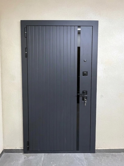 Дверь цвета антрацит