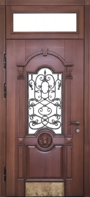 Металлическая уличная термодверь с остекленной фрамугой, ковкой, отбойником и панелями МДФ с резьбой и шпоном Металлическая уличная термодверь с остекленной фрамугой, ковкой, отбойником и панелями МДФ с резьбой и шпоном