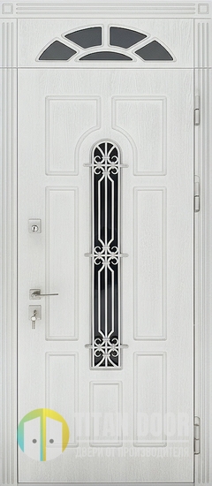 Входная коттеджная термодверь с фрамугой, ковкой и остеклением (отделка белыми панелями МДФ)