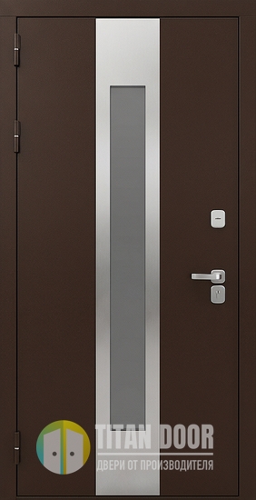 Остекленная входная уличная термодверь с коричневым полимерным покрытием и нержавеющей вставкой Остекленная входная уличная термодверь с коричневым полимерным покрытием и нержавеющей вставкой
