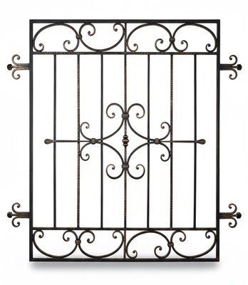 Оконная кованая решетка с завитками и эффектом патины